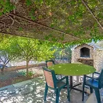Pleadin 540 Apartment