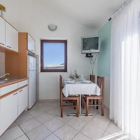 Pleadin 아파트 로고즈니차