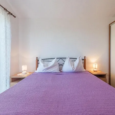 Pleadin 아파트 로고즈니차